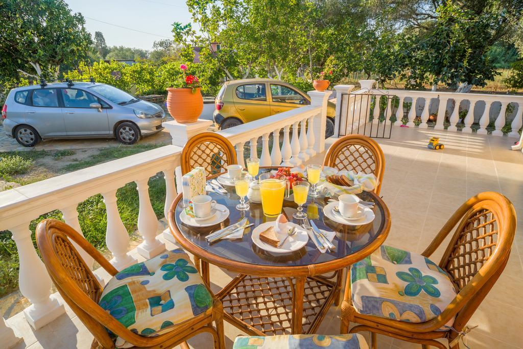 Karia Holiday Home ليفكيمي المظهر الخارجي الصورة