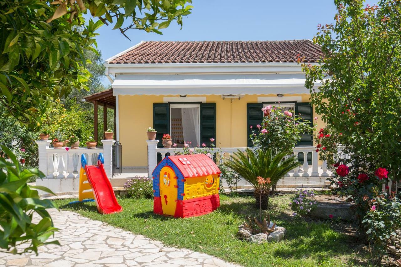 Karia Holiday Home ليفكيمي المظهر الخارجي الصورة